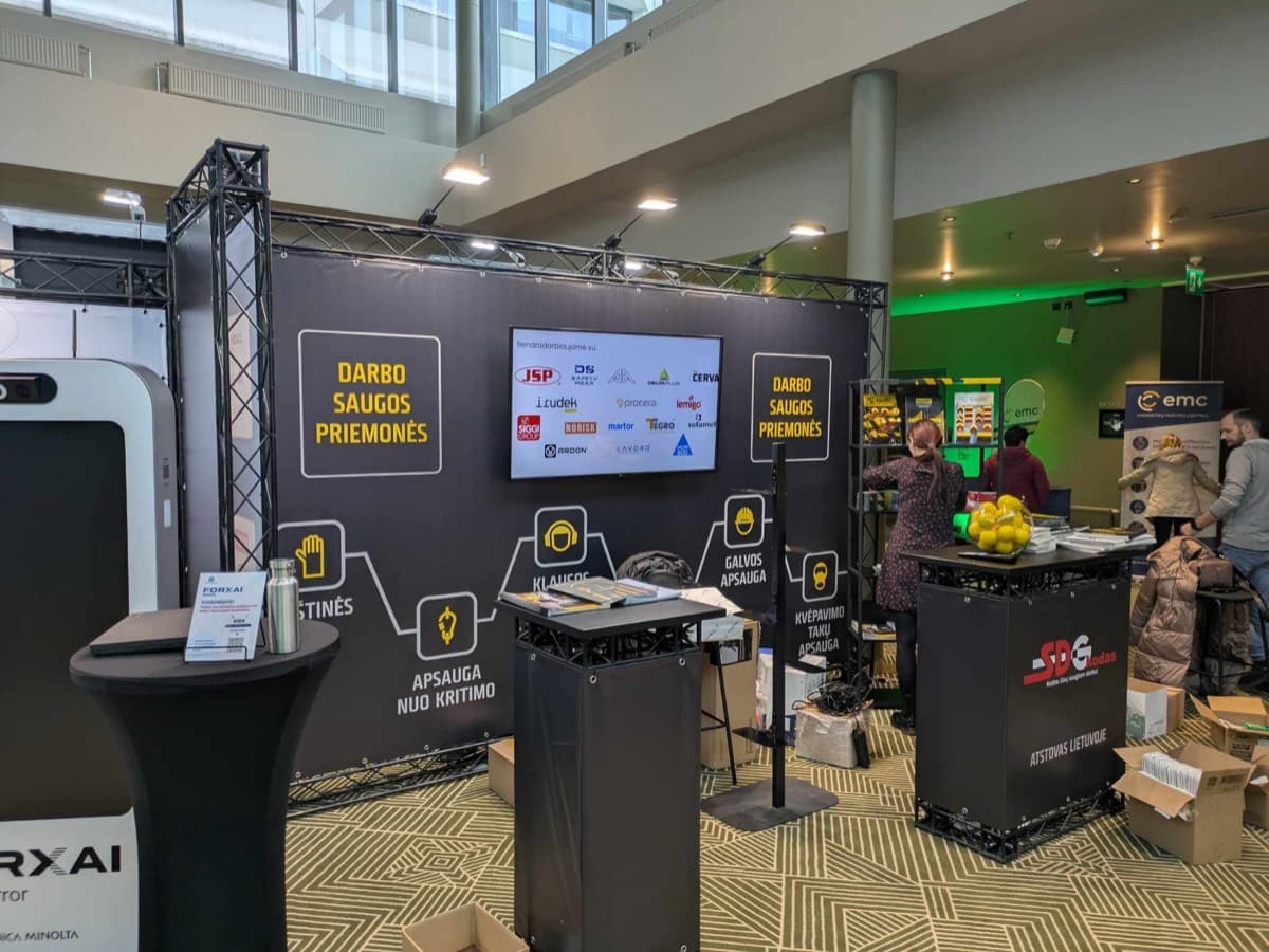 SDG 2x4m korporatīvā prezentācijas stends